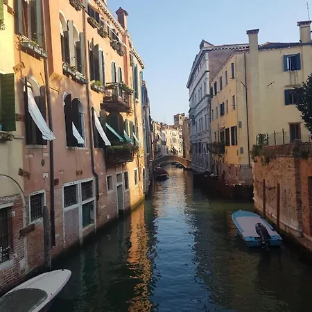 Apartment The Secret Garden In The Very Heart Of Venice