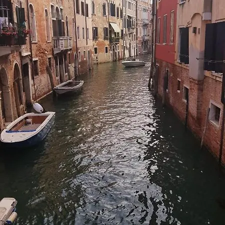 Apartment The Secret Garden In The Very Heart Of Venice
