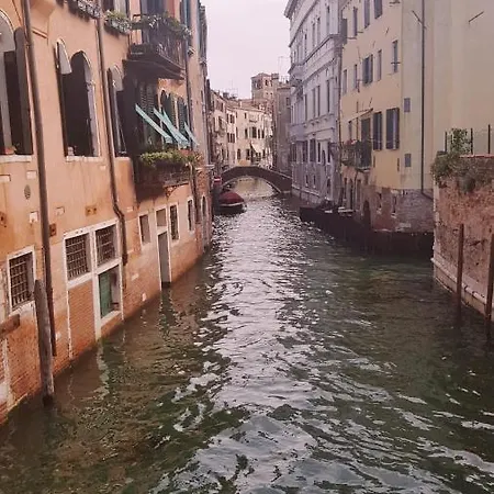 The Secret Garden In The Very Heart Of Venice